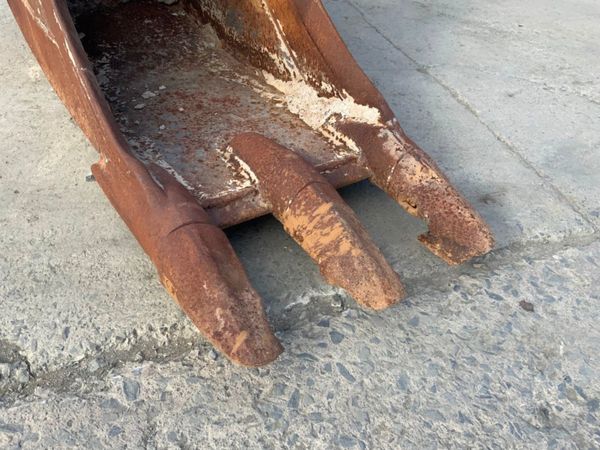 24" MILLAR SCOOP BUCKET...80mm PINS......150. 310976479