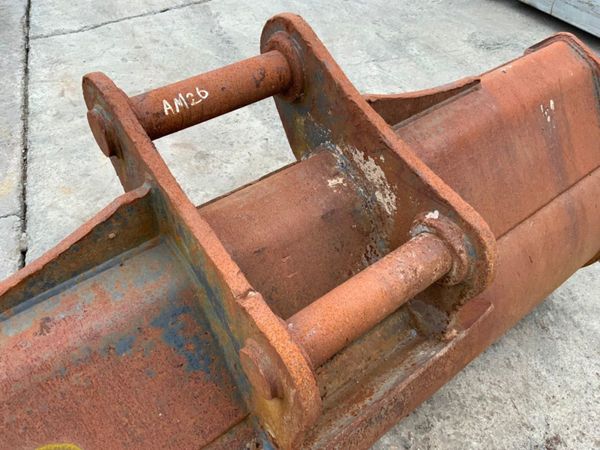 84" HILL GRADING BUCKET.....80mm PINS.....152.. 310978416