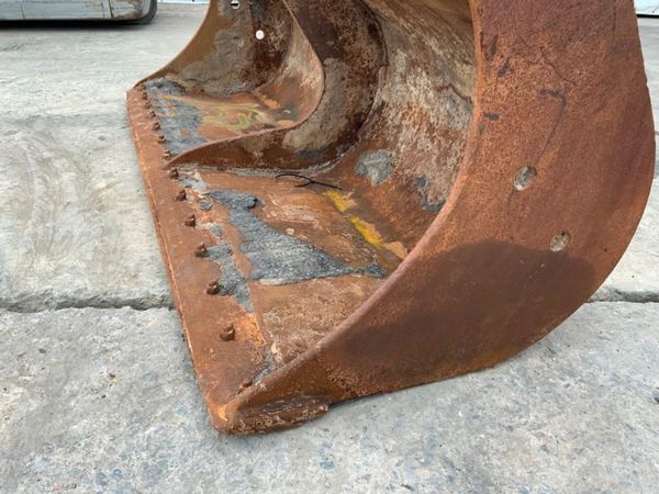 84" HILL GRADING BUCKET.....80mm PINS.....152.. 310978422