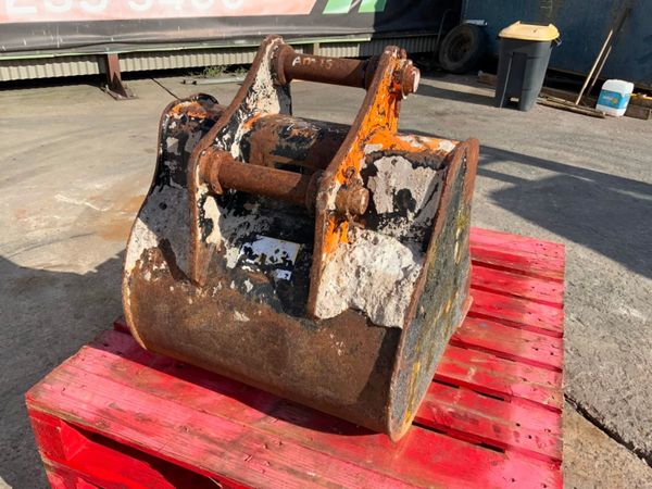 24" CATERPILLAR BUCKET...45mm PINS......177. 310973547