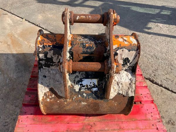 24" CATERPILLAR BUCKET...45mm PINS......177. 310973548