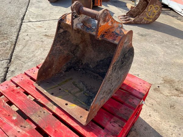 24" CATERPILLAR BUCKET...45mm PINS......177. 310973543