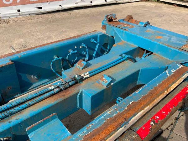 2017 BOUGHTON 8132 BIG HOOK SKIP GEAR.....772.. 311146683