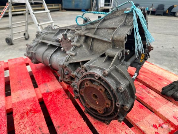 AUDI A4...2.0 TDI 6 SPEED GEARBOX......P17G73 312338215