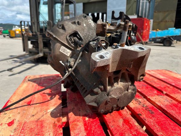 FORD TRANSIT GEARBOX 2.2 FWD....P21G82 312781360
