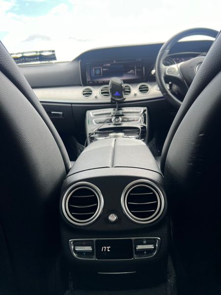 181 Mercedes-Benz E-Class 313785570