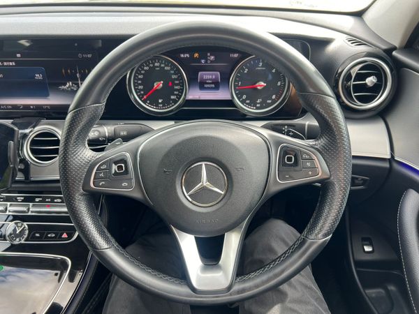 181 Mercedes-Benz E-Class 313785606