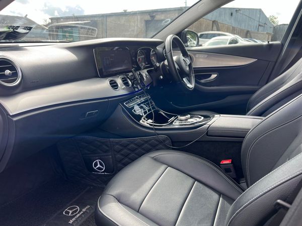 181 Mercedes-Benz E-Class 313785609