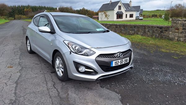 Hyundai i30 2015 324034175