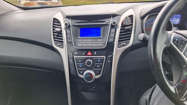 Hyundai i30 2015 324034172
