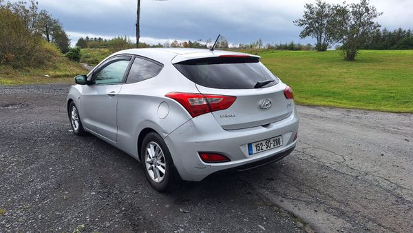 Hyundai i30 2015 324034207