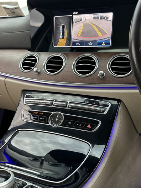 Mercedes-Benz E220d 324044784