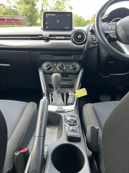 16 Mazda Demio Autos 1.3 324170607