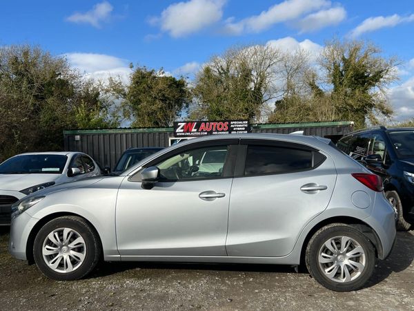 16 Mazda Demio Autos 1.3 324170600