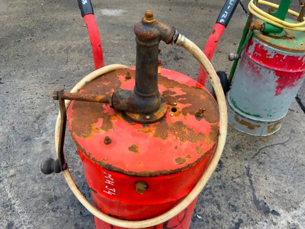 OIL DELIVERY PUMPS / TROLLEY.......CHOICE....34v. 324759704