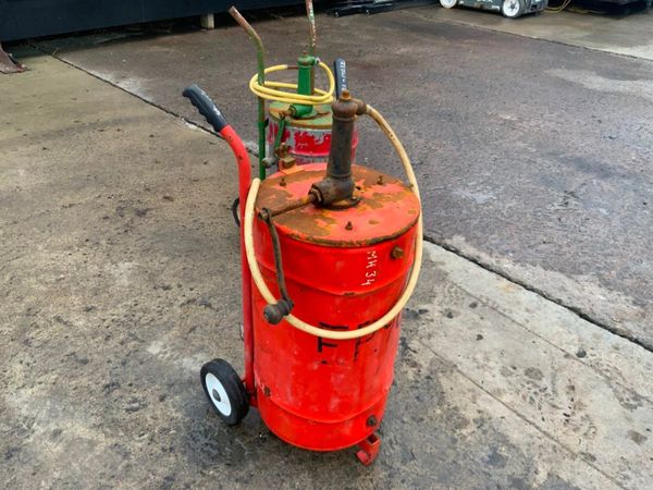 OIL DELIVERY PUMPS / TROLLEY.......CHOICE....34v. 324759706