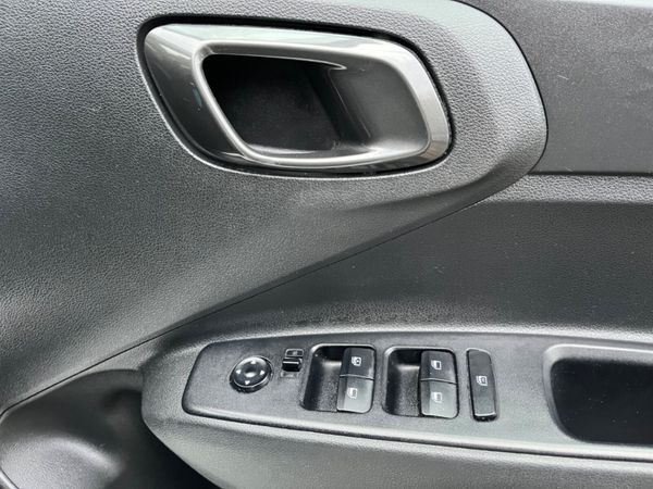 Hyundai i10 Deluxe 324763848