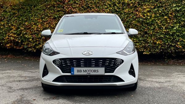 Hyundai i10 Deluxe 324763855