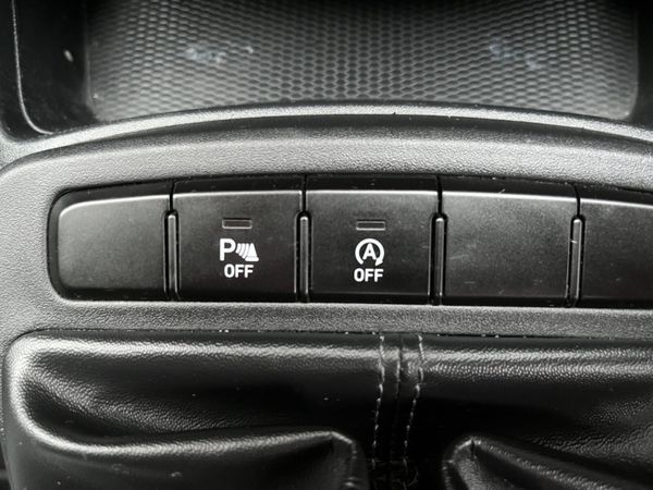 Hyundai i10 Deluxe 324763862