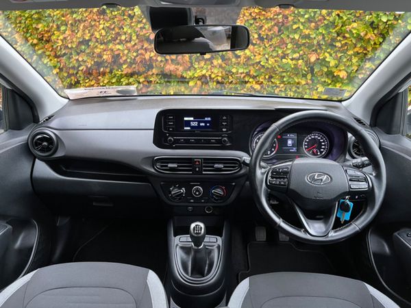 Hyundai i10 Deluxe 324763875