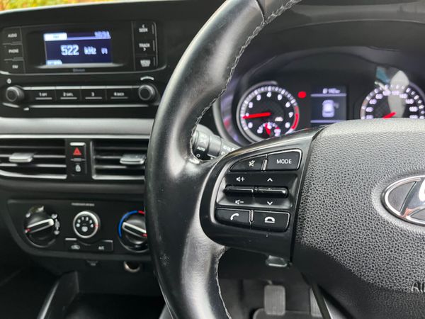 Hyundai i10 Deluxe 324763871