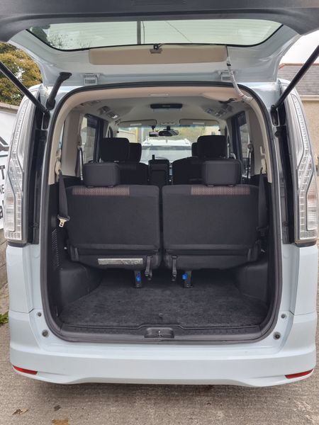 2014 Nissan Serena 2.0 Hybrid Highway Star 8 Seate 324867330