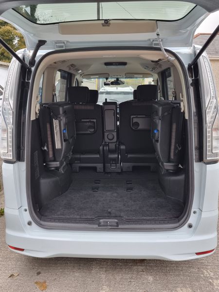 2014 Nissan Serena 2.0 Hybrid Highway Star 8 Seate 324867396