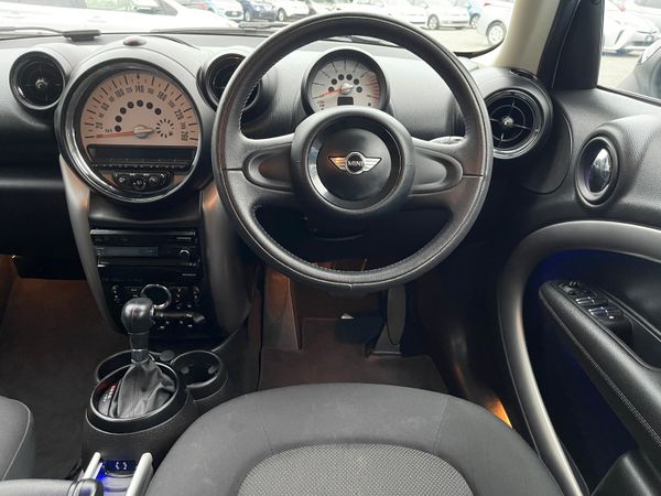 2013 MINI COOPER CROSSOVER (S68) 325008196