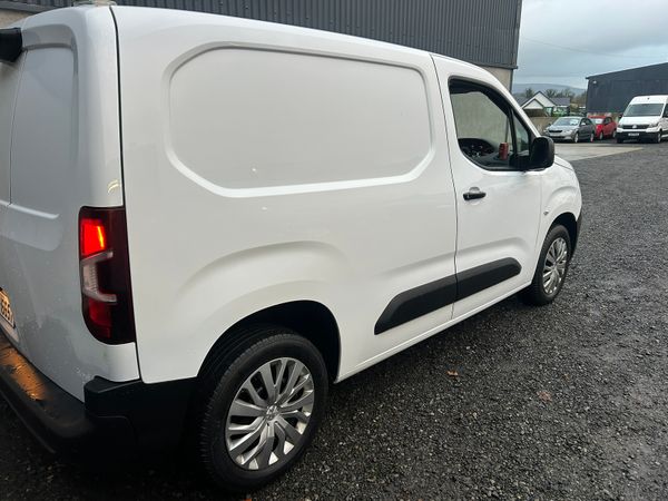 2020 Peugeot Partner 'Professional Plus 325486624