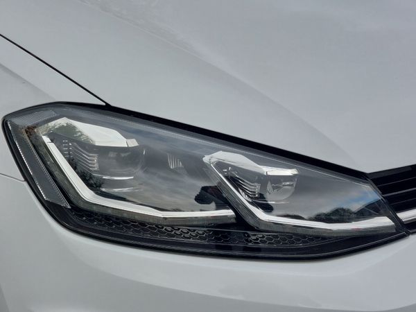 Volkswagen Golf Estate Highline Automatic 2018 326168311