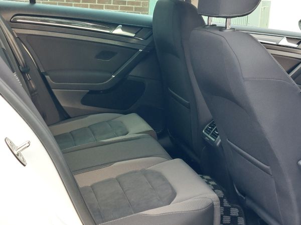 Volkswagen Golf Estate Highline Automatic 2018 326168346