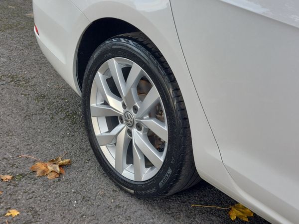 Volkswagen Golf Estate Highline Automatic 2018 326168357