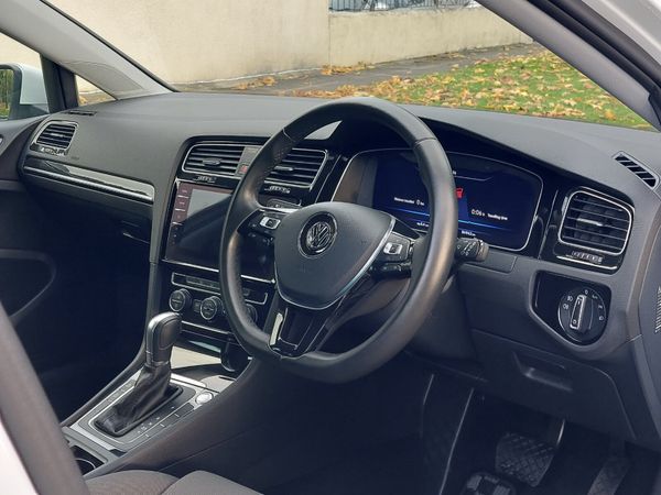Volkswagen Golf Estate Highline Automatic 2018 326168378