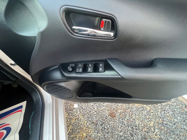 Toyota Prius ** new Arrival **2016 326375568