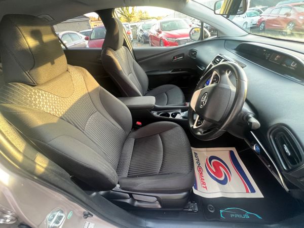 Toyota Prius ** new Arrival **2016 326375571