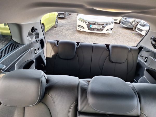 BMW 218D 2.0L Diesel Gran Tourer – Luxury 7-Seater 326444005