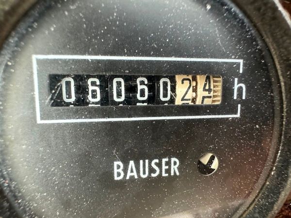 KAESER DEUTZ.....420 cfm..... ROAD COMPRESSOR... 326828317
