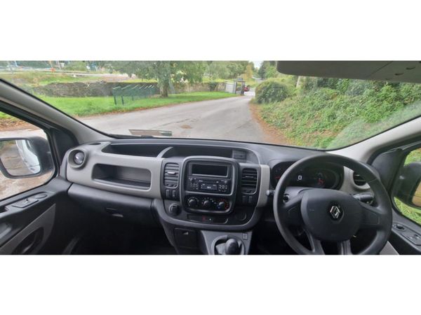 Renault Trafic 2018 Trafic With 63k Miles 327051781