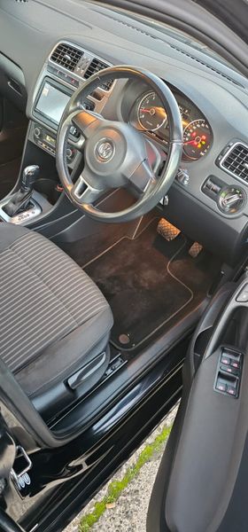 2014 Volkswagen Polo High Line Automatic 327074522