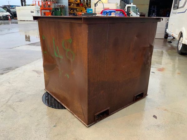 STEEL STORAGE CUBE....SCRAP METAL.....13v. 327085970