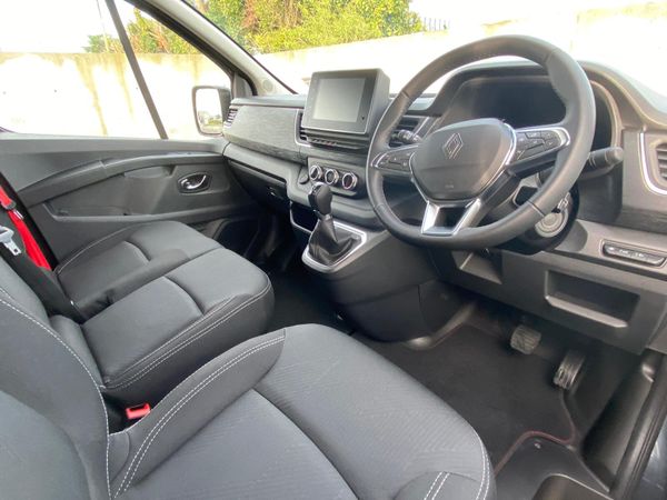 Renault Trafic Exclusive Black 150/170 HP 327454145