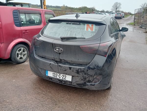 Hyundai i30 327611604