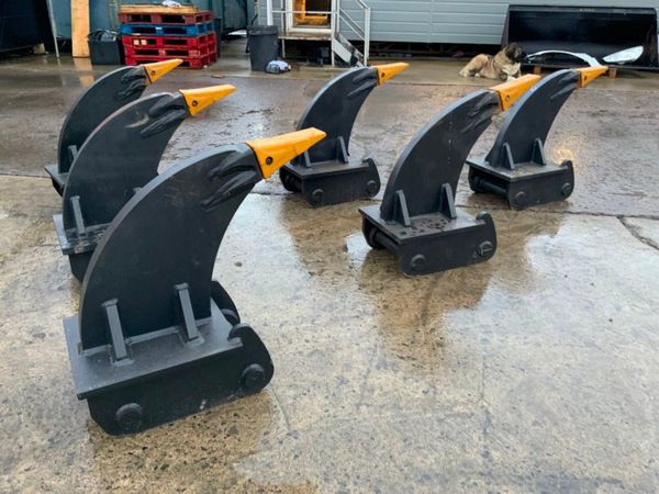 UNUSED 13 TONNE RIPPER TOOTH.....65mm PINS....... 327986159