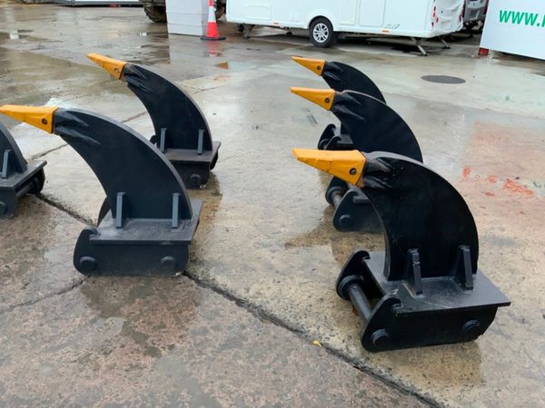 UNUSED 13 TONNE RIPPER TOOTH.....65mm PINS....... 327986164