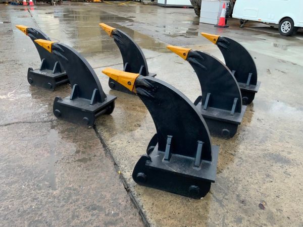 UNUSED 13 TONNE RIPPER TOOTH.....65mm PINS....... 327986163