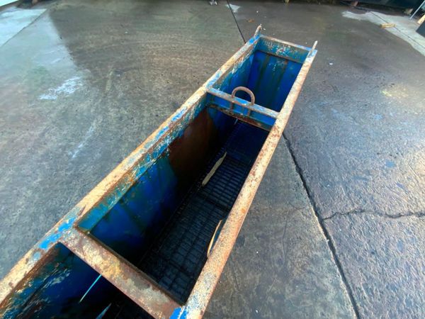 GROUND AUGER  STORAGE CRATE / STILLAGE . 328253322