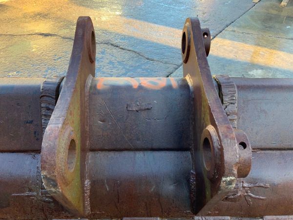 100" GRADING BUCKET........100mm PINS......1087. 328369435