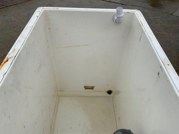 GRP WATER STORAGE TANK..... 328380370