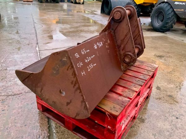 72" GRADING BUCKET.....65mm PINS........968. 328538425