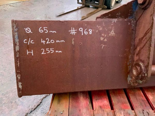 72" GRADING BUCKET.....65mm PINS........968. 328538427